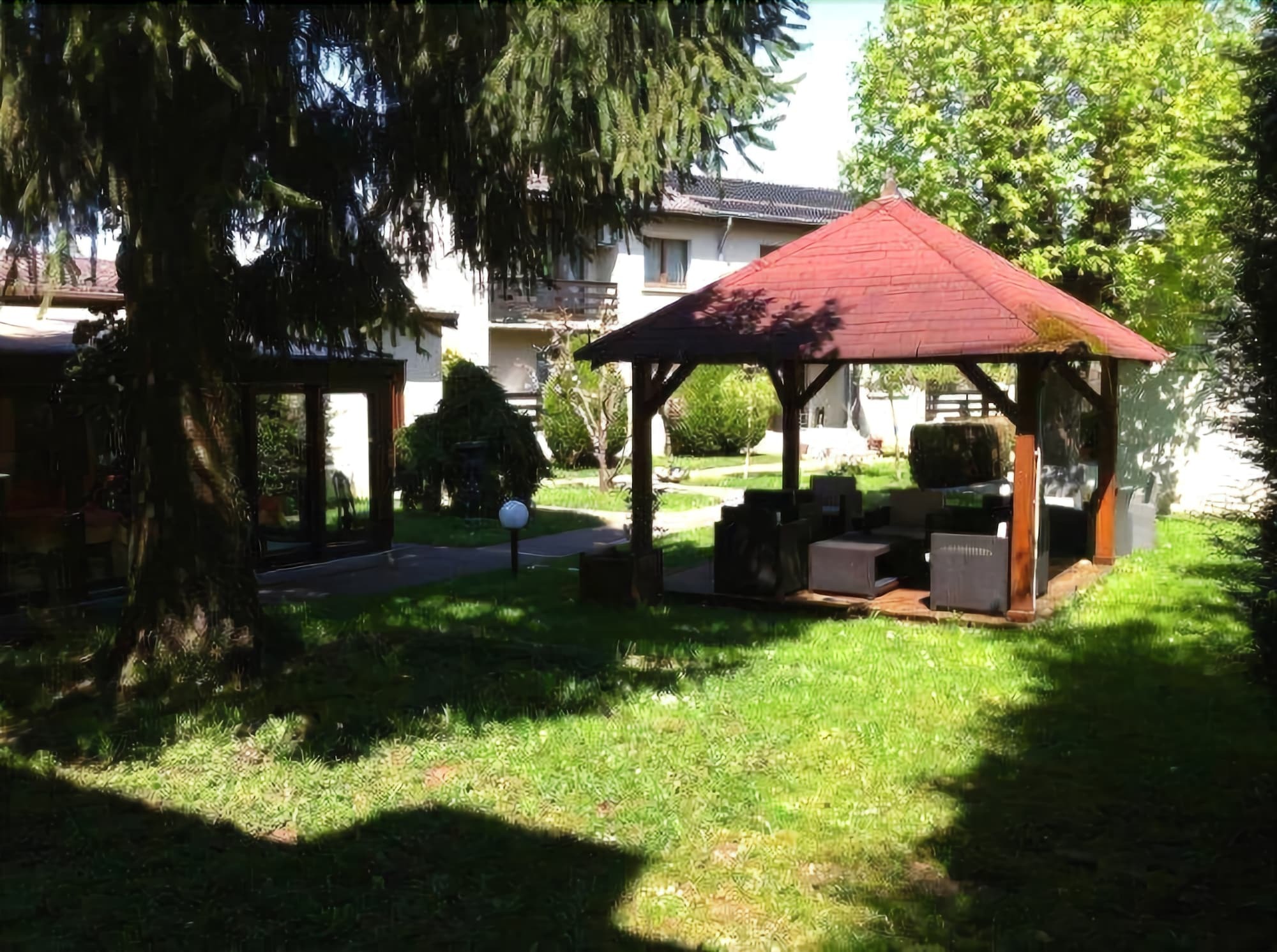 Les Tilleuls Montbeliard Sud Audincourt מראה חיצוני תמונה